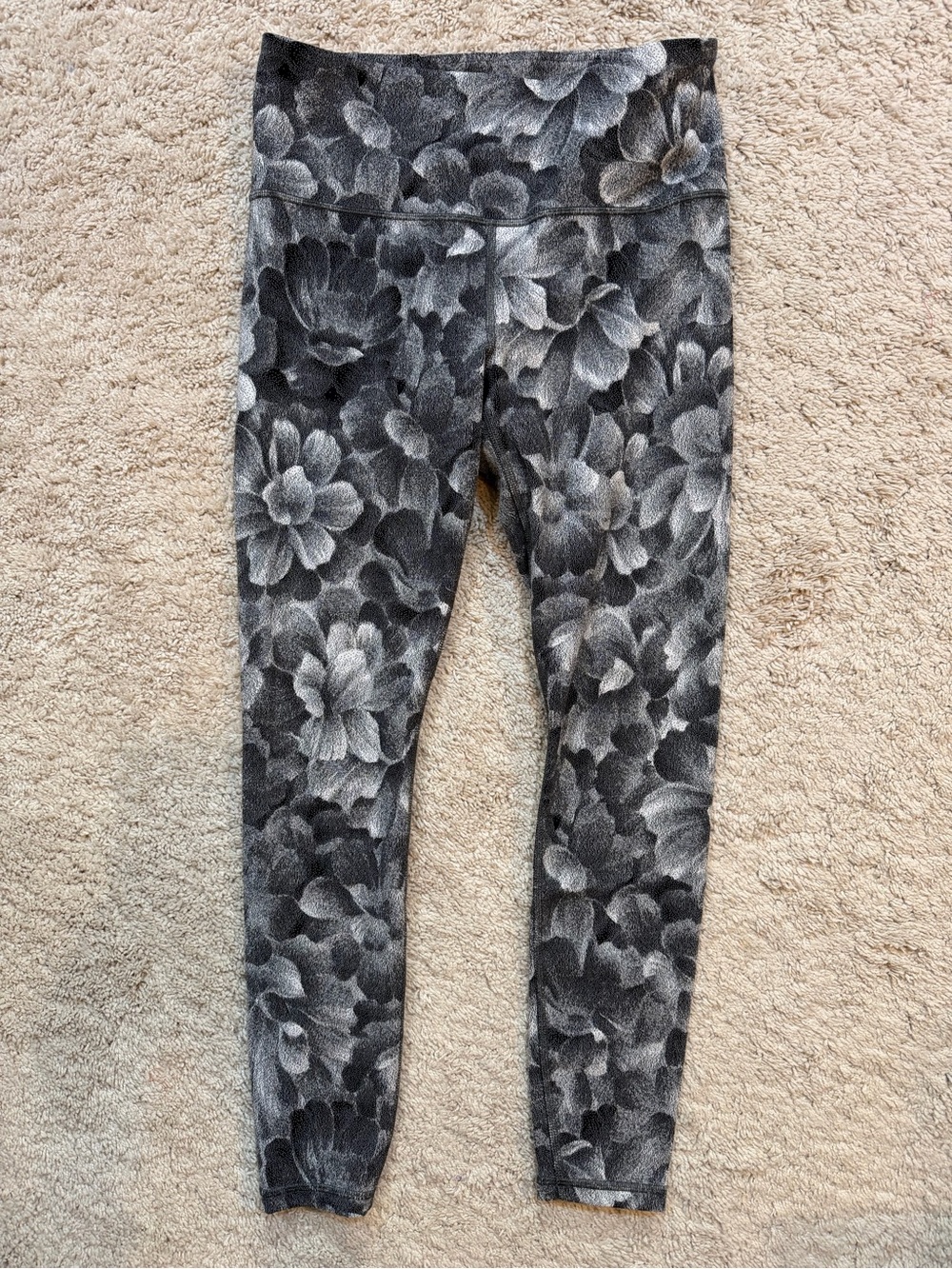 Athleta Women's Elation 7/8  Floral Print Gray Leggings